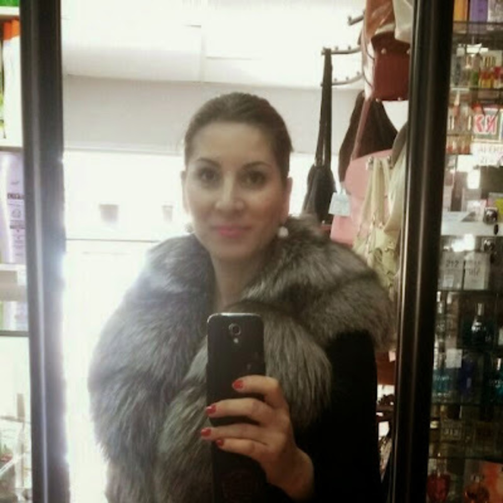 Meet your Posher, Zana